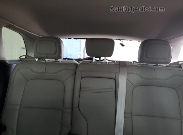 5LMCJ1CA0RUL20096 2024 LINCOLN CORSAIR Black Widok wnętrza z tyłu