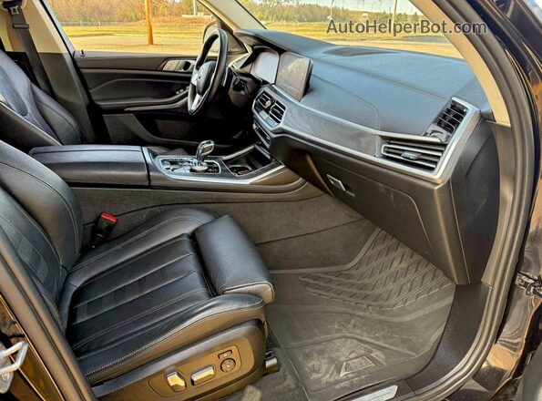 5UXCW2C56KL085277 2019 BMW X7 Black 