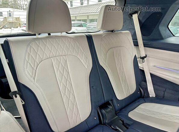 5UXCW2C51KL081198 2019 BMW X7 Gray Вид салону спереду
