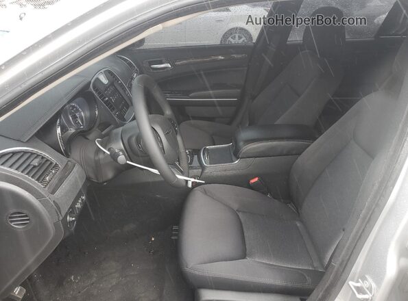 2C3CCAAG0NH225841 2022 CHRYSLER 300 Silver Widok wnętrza z przodu
