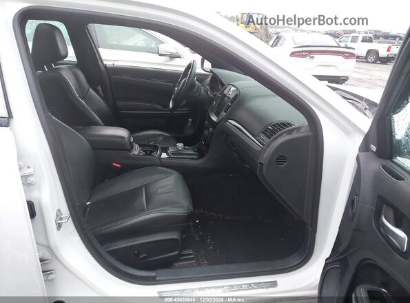 2C3CCABG0LH103489 2020 CHRYSLER 300 White Front interior view
