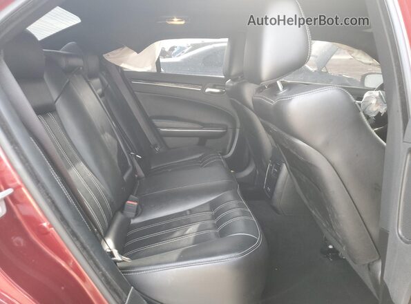 2C3CCABG4PH624348 2023 CHRYSLER 300 Red Widok tylnych siedzeń