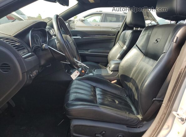 2C3CCABG8MH626311 2021 CHRYSLER 300 Серебряный Вид салона спереди