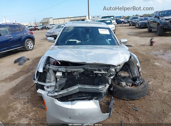 2C3CCABG9PH637144 2023 CHRYSLER 300 Silver ხელსაწყოთა პანელის ხედი