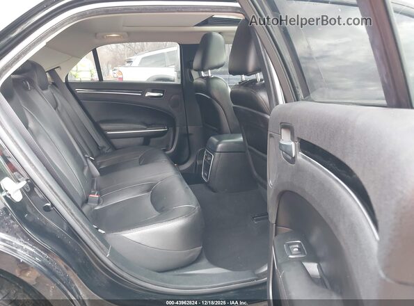 2C3CCADG0PH556191 2023 CHRYSLER 300 Black VIN կոդի պիտակի տեսք