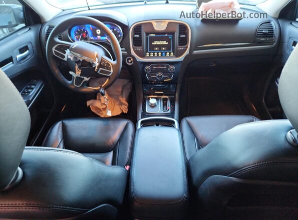 2C3CCADG3PH628338 2023 CHRYSLER 300 Черный Вид панели приборов