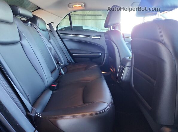 2C3CCADG3PH628338 2023 CHRYSLER 300 Черный Вид задних сидений