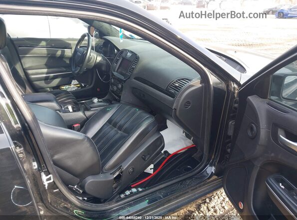2C3CCAGGXHH597571 2017 CHRYSLER 300 Black Widok wnętrza z przodu