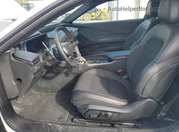 2C3CDBCK7SR543093 2025 DODGE CHARGER White Вид салону спереду