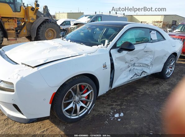 2C3CDBDK9RR206224 2024 DODGE CHARGER White Widok z przodu