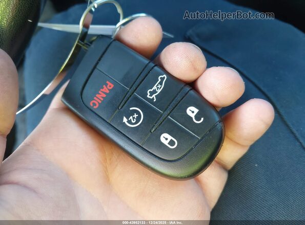 2C3CDXBG0NH207824 2022 DODGE CHARGER Серебряный Вид панели приборов