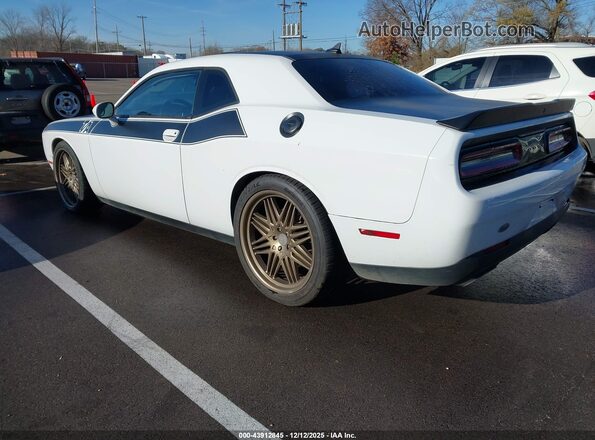 2C3CDZBT2JH272063 2018 DODGE CHALLENGER White Trasero izquierdo