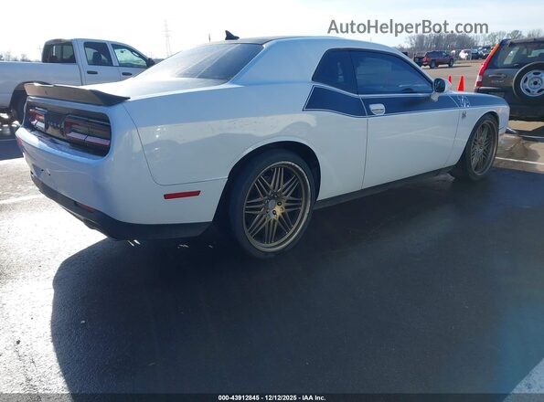 2C3CDZBT2JH272063 2018 DODGE CHALLENGER White Trasero derecho