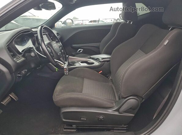 2C3CDZBT8NH155772 2022 DODGE CHALLENGER Gray Вид салону спереду