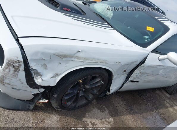 2C3CDZFJ1NH191456 2022 DODGE CHALLENGER White Widok z przodu
