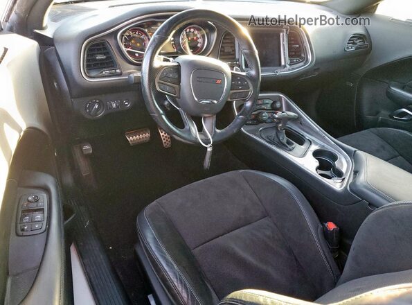 2C3CDZFJXKH741216 2019 DODGE CHALLENGER White Вид панелі приладів
