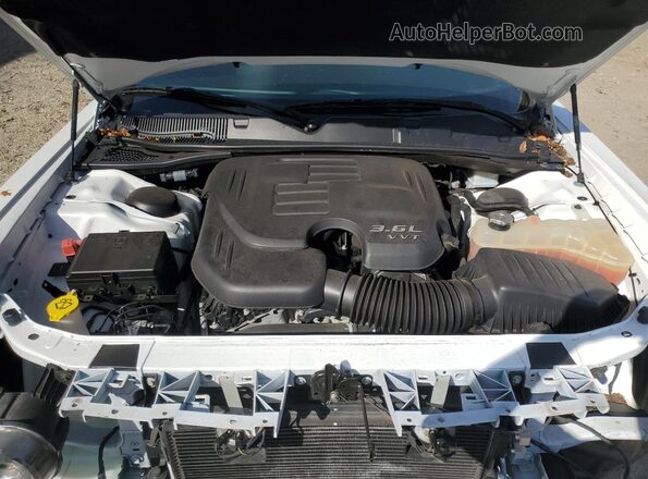 2C3CDZJG8NH260252 2022 DODGE CHALLENGER White Vista interior trasera