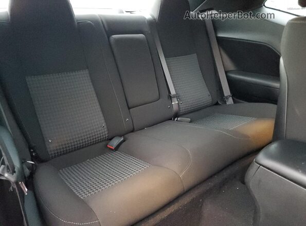 2C3CDZKG2LH191988 2020 DODGE CHALLENGER Burgundy Vista de los asientos traseros