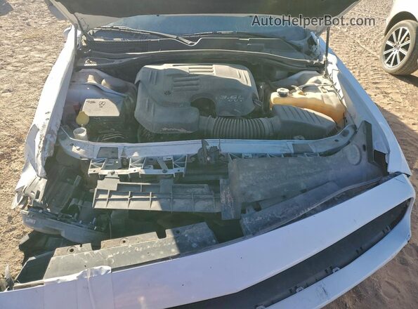 2C3CDZKG6LH149520 2020 DODGE CHALLENGER White Vista interior trasera