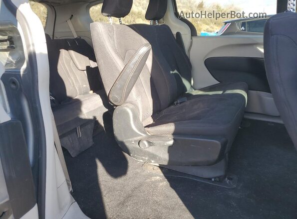 2C4RC1AGXJR274748 2018 CHRYSLER PACIFICA Silver 