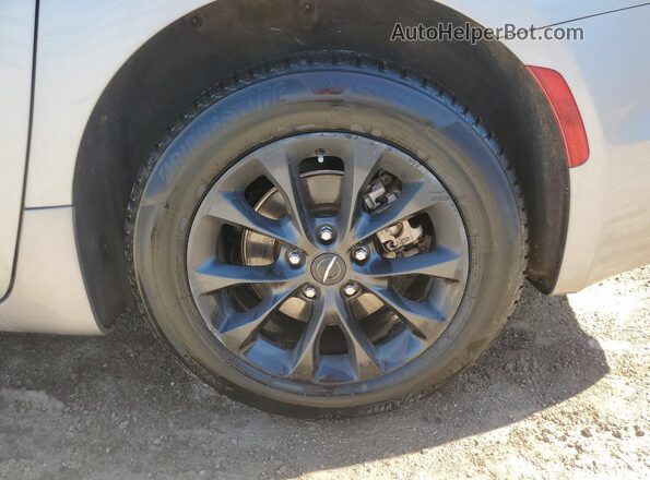 2C4RC1BG0MR530902 2021 CHRYSLER PACIFICA Silver 