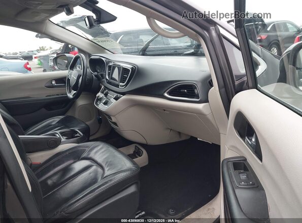 2C4RC1BG4LR131554 2020 CHRYSLER PACIFICA Gray Vista interior delantera