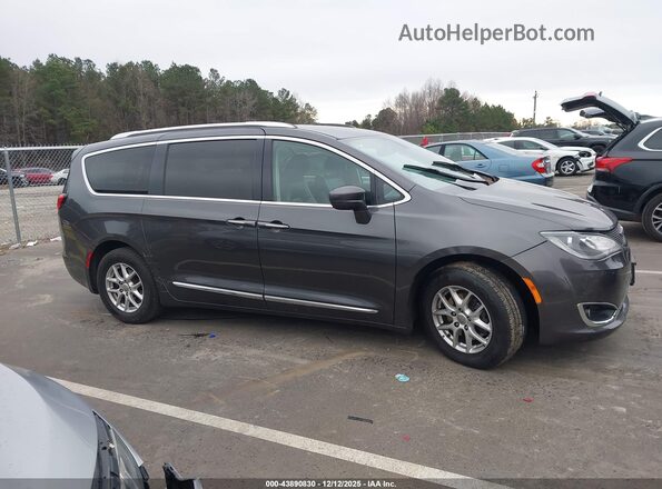 2C4RC1BG4LR131554 2020 CHRYSLER PACIFICA Gray Vista interior trasera