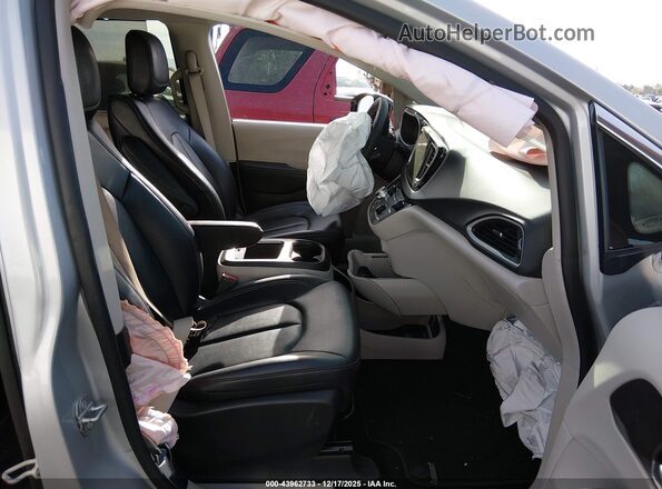 2C4RC1BG6RR173264 2024 CHRYSLER PACIFICA Серебряный Вид салона спереди