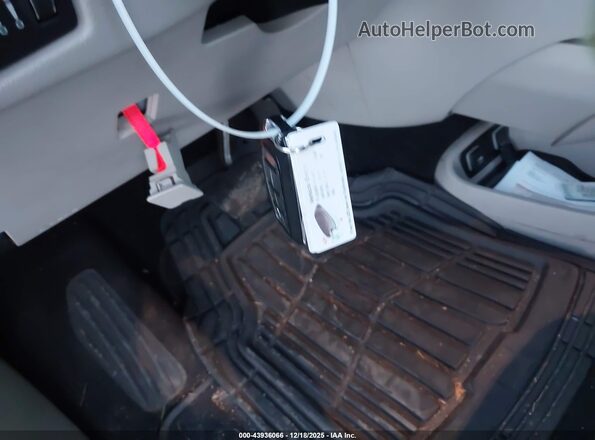 2C4RC1BG7HR633935 2017 CHRYSLER PACIFICA Синий Вид панели приборов