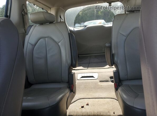 2C4RC1BG7JR275192 2018 CHRYSLER PACIFICA Белый Вид задних сидений