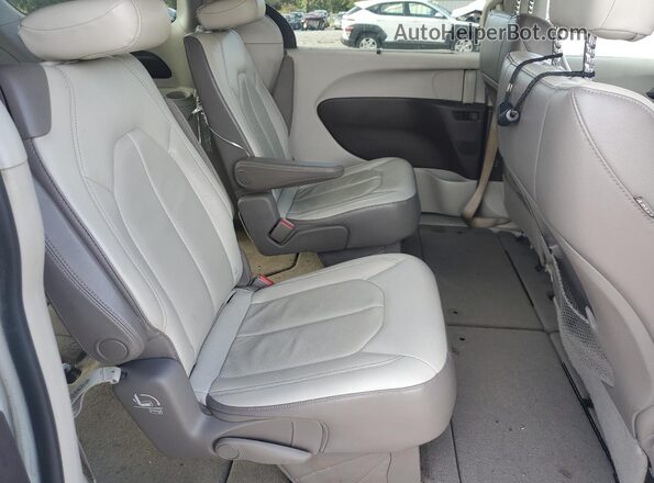 2C4RC1BG7JR275192 2018 CHRYSLER PACIFICA Белый Вид задней части салона