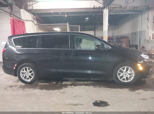 2C4RC1BG7PR505208 2023 CHRYSLER PACIFICA Черный Вид задней части салона