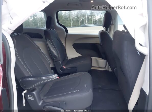 2C4RC1CG1PR613581 2023 CHRYSLER VOYAGER Burgundy Widok naklejki z numerem VIN