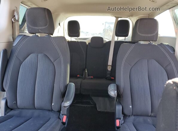 2C4RC1CG3NR226348 2022 CHRYSLER VOYAGER Red Vista de los asientos traseros