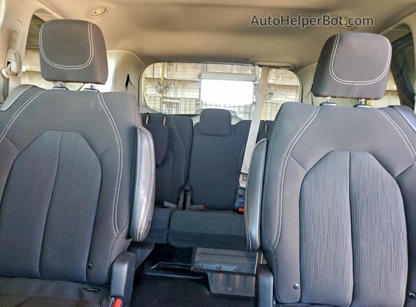 2C4RC1CG3PR557353 2023 CHRYSLER VOYAGER Красный Вид задних сидений