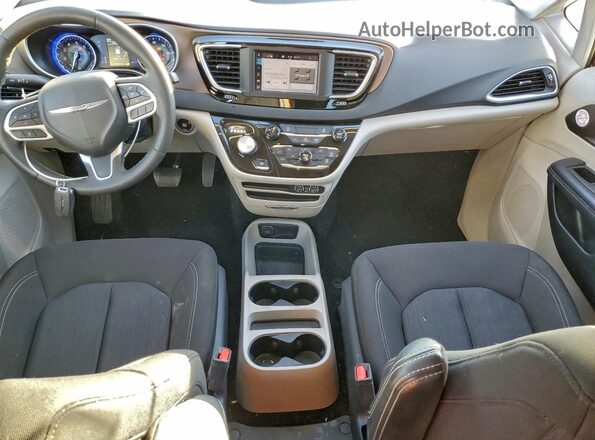 2C4RC1CG3PR557353 2023 CHRYSLER VOYAGER Красный Вид панели приборов