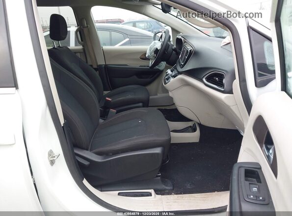 2C4RC1CG3PR621682 2023 CHRYSLER VOYAGER White Widok wnętrza z przodu