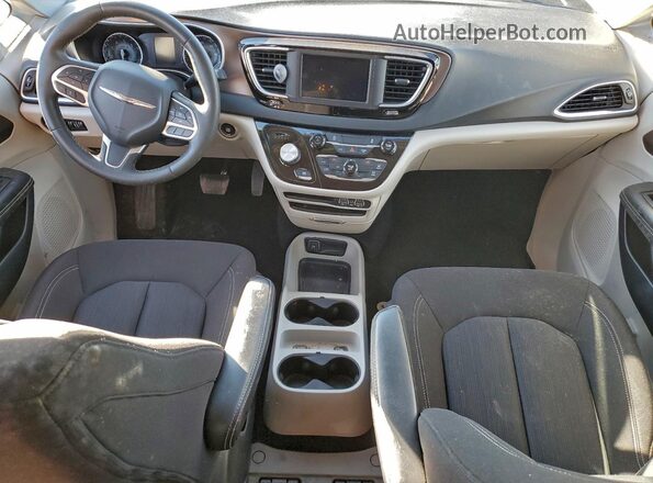 2C4RC1CG6PR549067 2023 CHRYSLER VOYAGER Серебряный Вид панели приборов