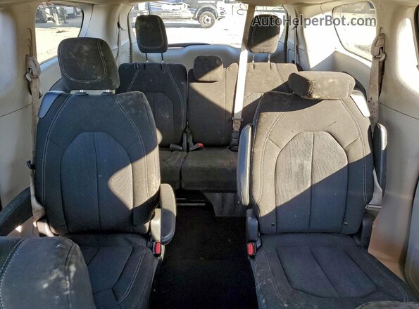2C4RC1CG6PR549067 2023 CHRYSLER VOYAGER Серебряный Вид задних сидений