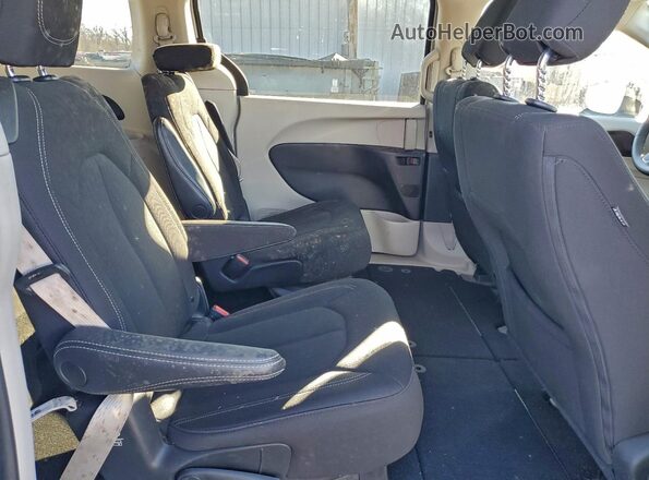 2C4RC1CG6PR549067 2023 CHRYSLER VOYAGER Серебряный Вид задней части салона