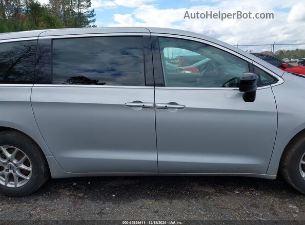 2C4RC1CG6RR187132 2024 CHRYSLER VOYAGER Серебряный Вид задней части салона