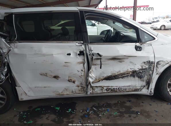 2C4RC1CG6RR189138 2024 CHRYSLER VOYAGER White Widok wnętrza 360 stopni