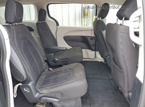2C4RC1CG7PR602732 2023 CHRYSLER VOYAGER Gray Вид задньої частини салону