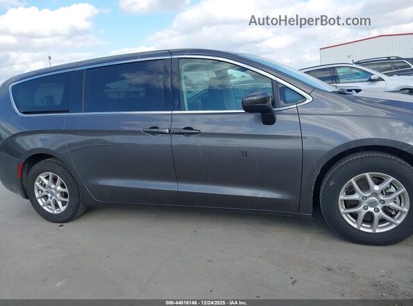 2C4RC1CG7PR610765 2023 CHRYSLER VOYAGER Gray უკანა სალონის ხედი