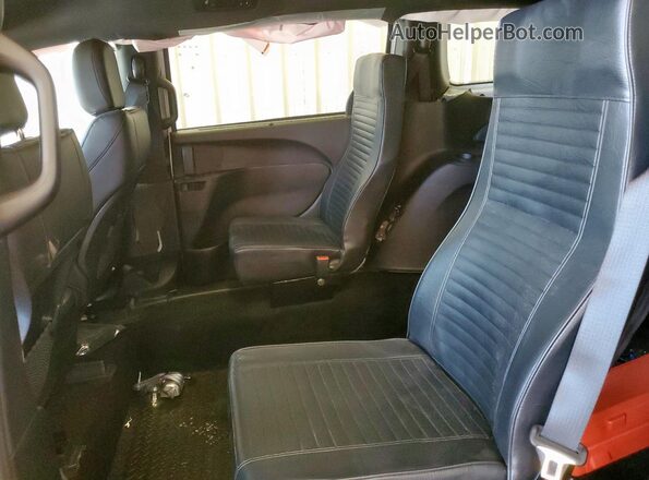 2C4RC1CG7SR525272 2025 CHRYSLER VOYAGER White Widok wnętrza z tyłu