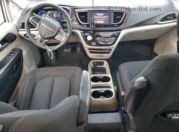 2C4RC1CG8NR204491 2022 CHRYSLER VOYAGER Белый Вид панели приборов