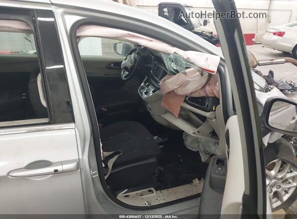 2C4RC1CG9RR183642 2024 CHRYSLER VOYAGER Silver Widok wnętrza z przodu