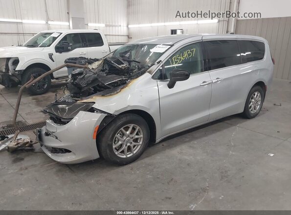 2C4RC1CG9RR183642 2024 CHRYSLER VOYAGER Silver Przód lewy