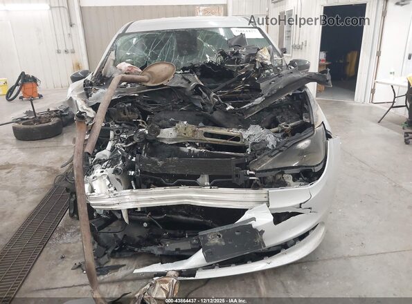 2C4RC1CG9RR183642 2024 CHRYSLER VOYAGER Silver Widok z tyłu