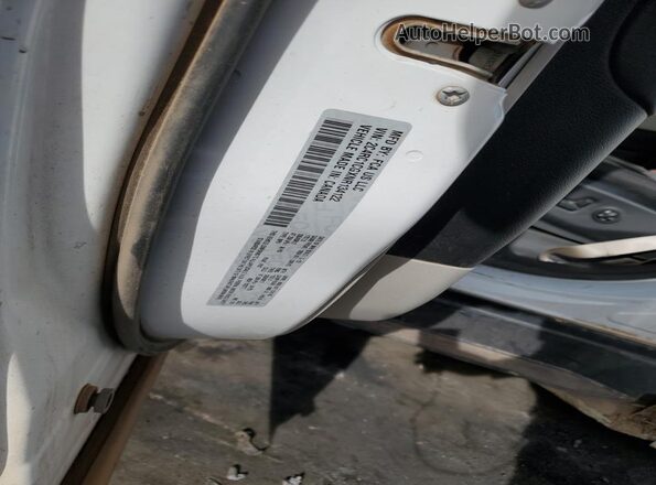 2C4RC1CGXNR134122 2022 CHRYSLER VOYAGER White Vista interior de 360 grados